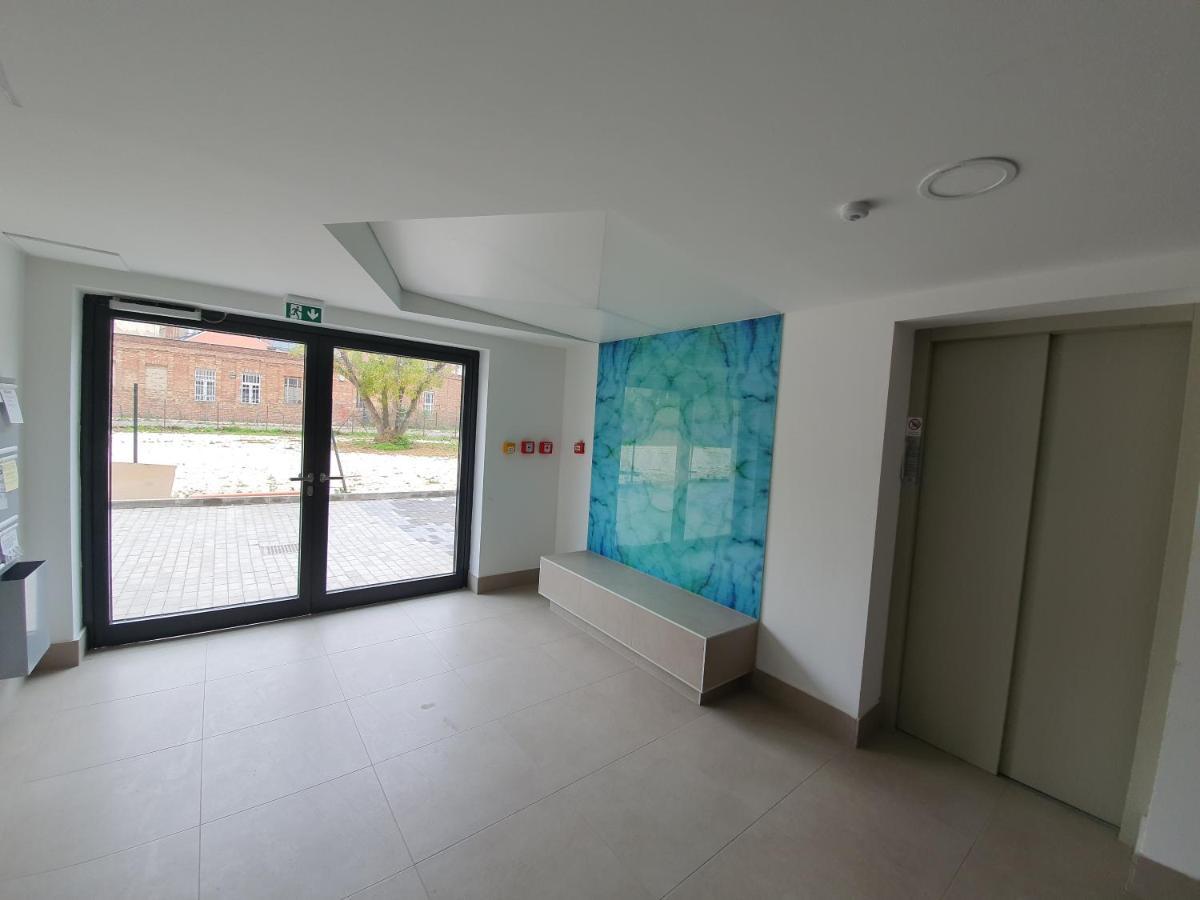 Sdp Marina Apartment Budapeste Exterior foto