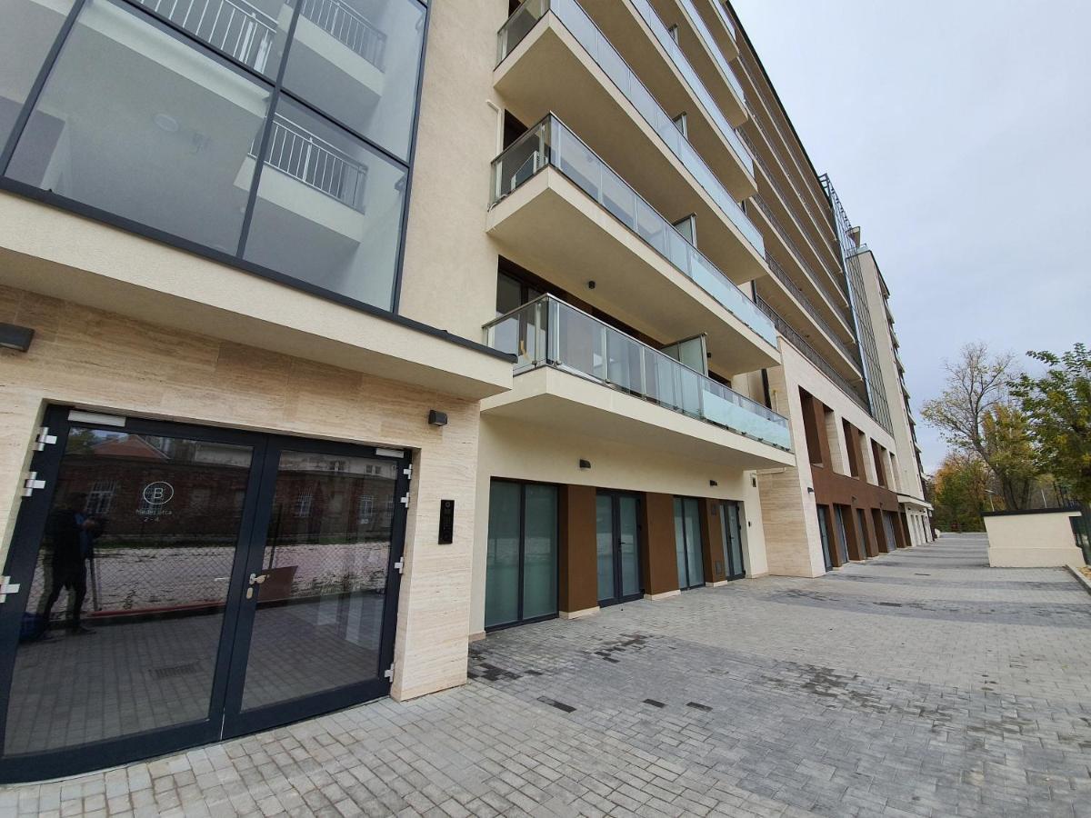 Sdp Marina Apartment Budapeste Exterior foto